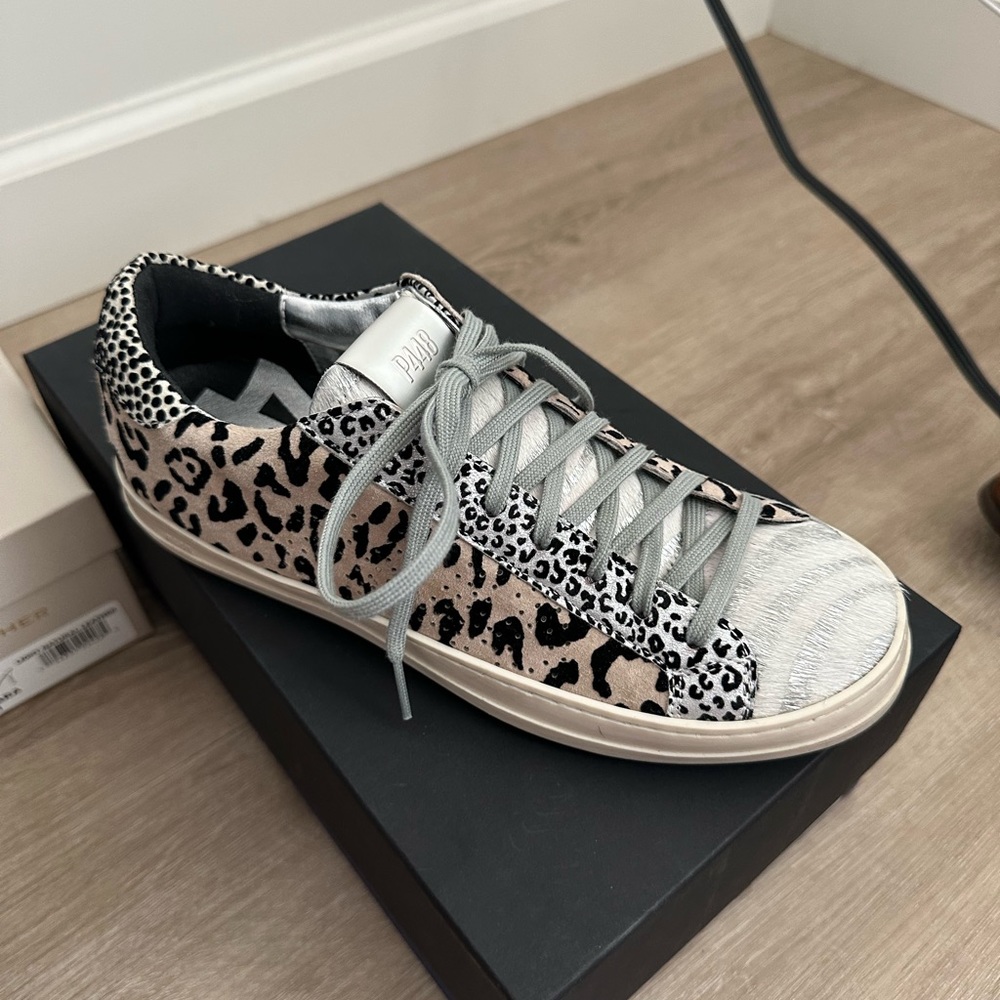 P448 John Sneaker in mixed neutral leopard sz 40 9.5 NIB Comes with 2 sets laces